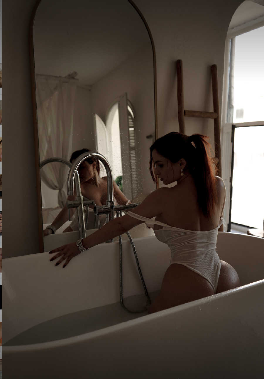 A playful frame from Miranda Faith nude — online in Reynosa