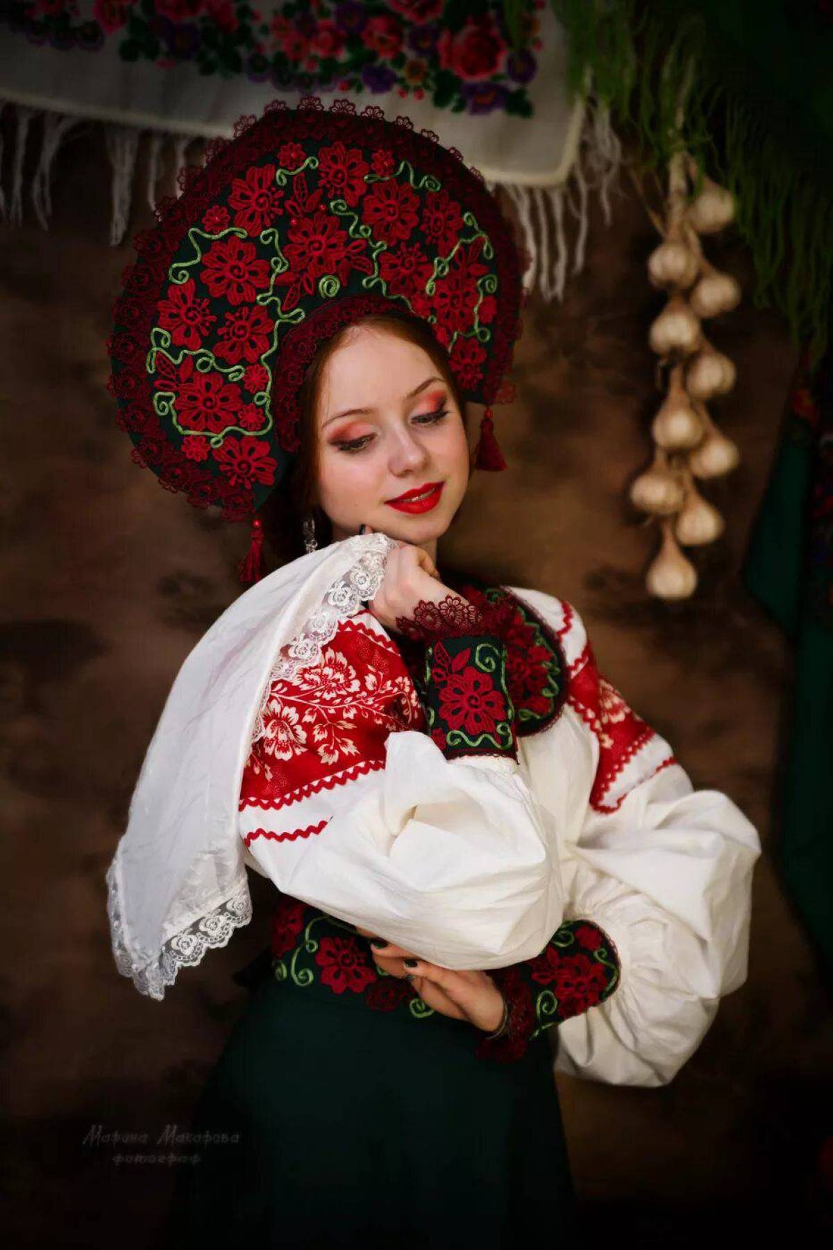 Women in Slavic costumes underwear in Reynosa