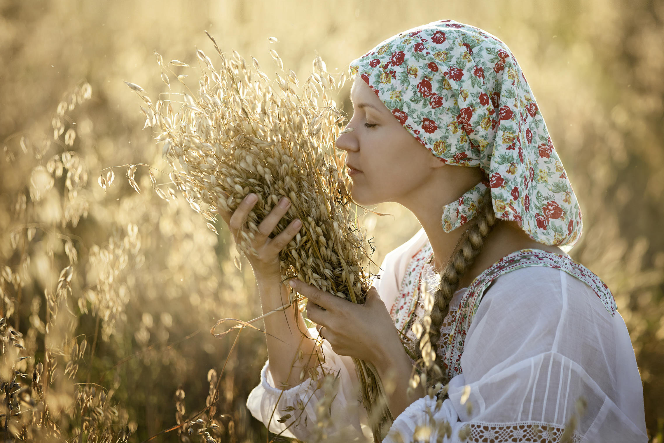 Photo Women in Slavic costumes in Reynosa