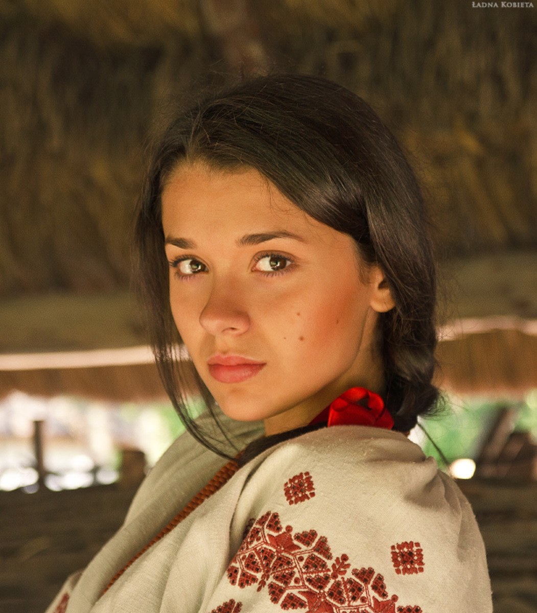 Girls in Slavic costumes in Reynosa